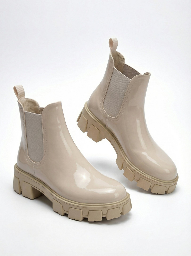 Royalfashion Bokacsizma masszív talpon, lakkozott műbőrből Calista Weide