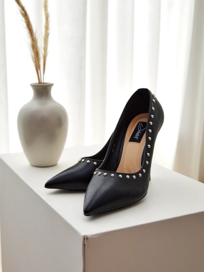 Royalfashion Női stiletto cipők szegecsekkel Koscalle
