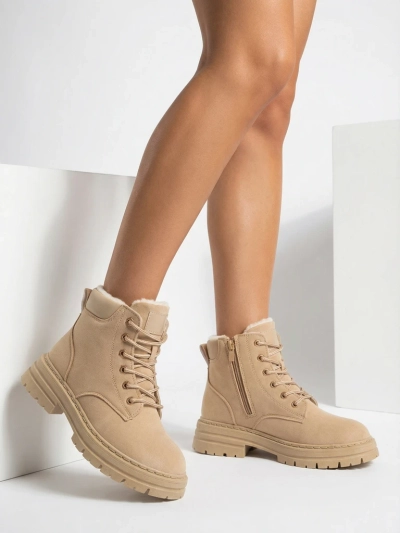 Royalfashion Világosbarna női szigetelt trapper csizma Radoras