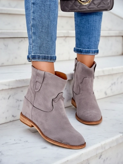 A Royalfashion cowboy-stílusú csizmák egy fedett cipősarkon Patorias