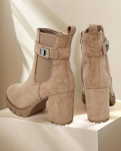 Royalfashion női bokacsizma Effo posztján