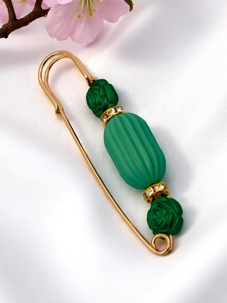 Díszes női bross rózsákkal Rose Charm