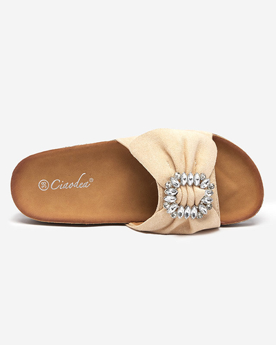 OUTLET Női öko-velúr bézs papucs Nals csattal - Lábbeli