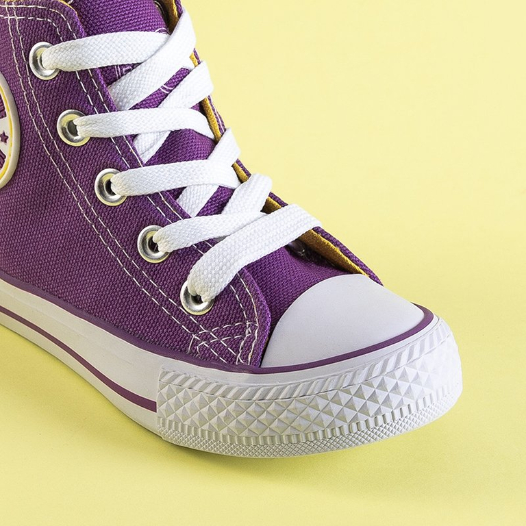 Ibolya színű gyermekcipők Alvari kitűzővel - Lábbeli