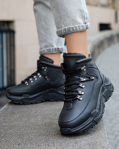 Fekete öko-bőr hócsizma a Rueq- Footwear-től