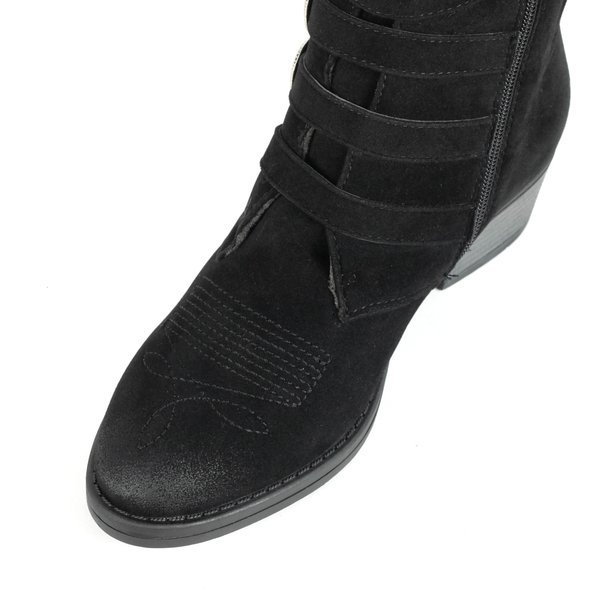 Fekete bokacsizma egy alacsony oszlopon Grand - Lábbeli