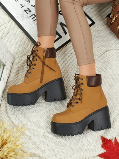 Női eco velúr bokacsizma vastag sarokkal és platformmal Tavlissa