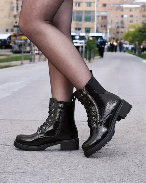 Royalfashion Fekete öko bőr lakkbőr női bagger csizma Gaddaxa