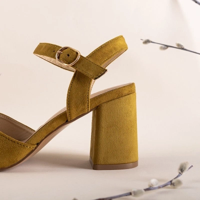 OUTLET Zöld és sárga szandál az Elga oszlopon - Lábbeli