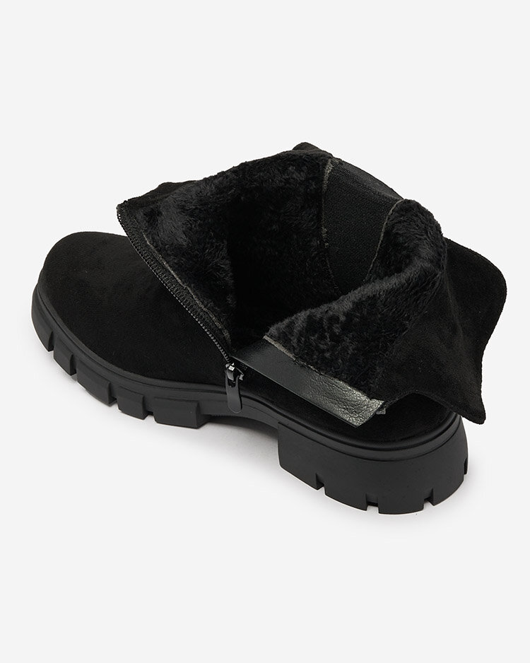 Royalfashion Fekete női csizma díszes pánttal Dafflo