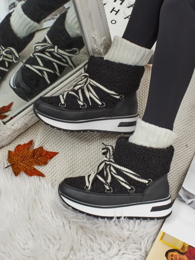 Női a'la hótaposók bundával, Verruna