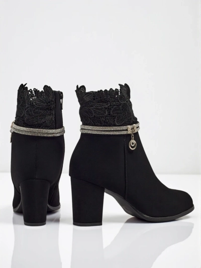 Kastrelle női öko bőr bokacsizma vastag sarokkal és csipkével