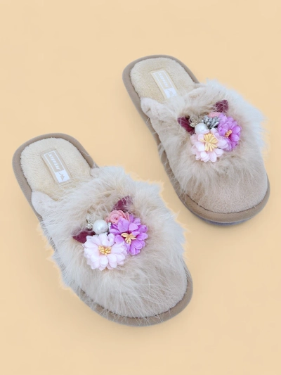 Royalfashion Női bundás papucs virágokkal Ederra