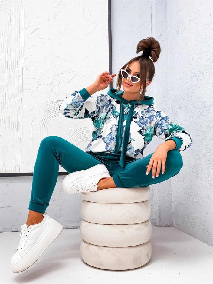 Royalfashion Női pamut szett, amely a bársonyra emlékeztet virágokkal