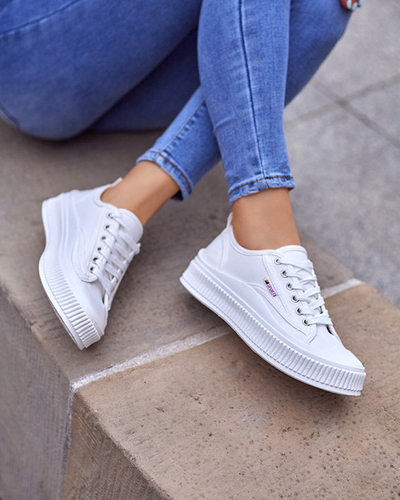 OUTLET Fehér női tornacipő Scola-Shoes