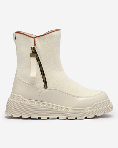 Krémszínű női lapos sarkú csizma Mefina- Footwear