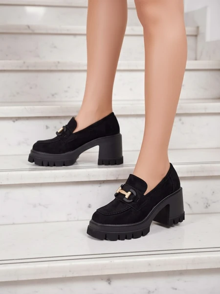 Elegáns Vulcano szandálok fekete velúr színben