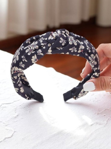 Royalfashion Hajpánt fonott virágmintával Florinda