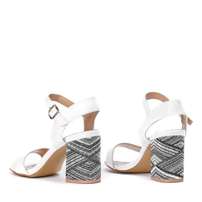 Białe sandały na ozdobnym obcasie Silvia - Obuwie