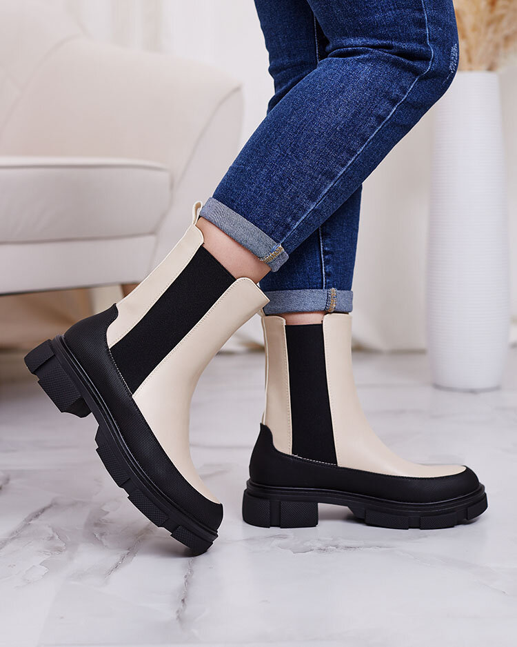 Royalfashion Női csizma fekete színben Opialla