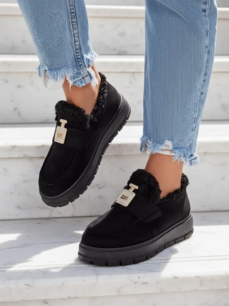 Kalliope fekete platformos, szőrmés cipő