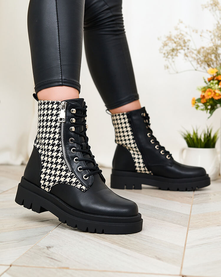 Royalfashion Fekete női csizma Zatafel pepite betéttel