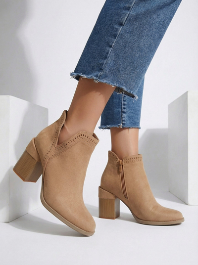 Royalfashion Női sarkú bokacsizma Vettot