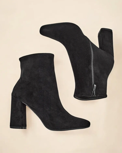 Royalfashion Eco-suede női bokacsizma egy oszlopon Emoro