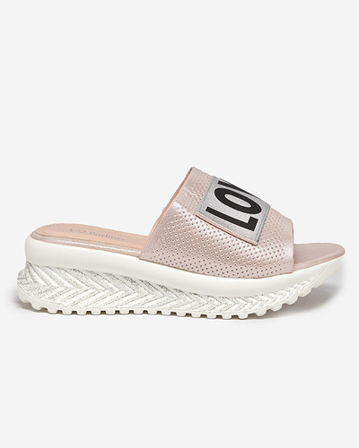 Rózsaszín fényes női papucs Sosha- Footwear felirattal