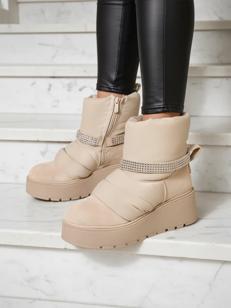 Royalfashion Női ék sarkú hócsizma Renosi