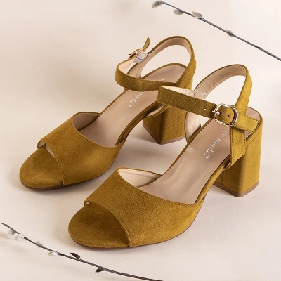 OUTLET Zöld és sárga szandál az Elga oszlopon - Lábbeli