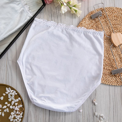 Női fehér pamut bugyi csipkével PLUS SIZE - Fehérnemű