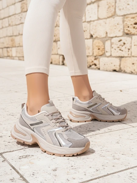 Aurelia Luna női Royalfashion sneakerek fűzős ekrü