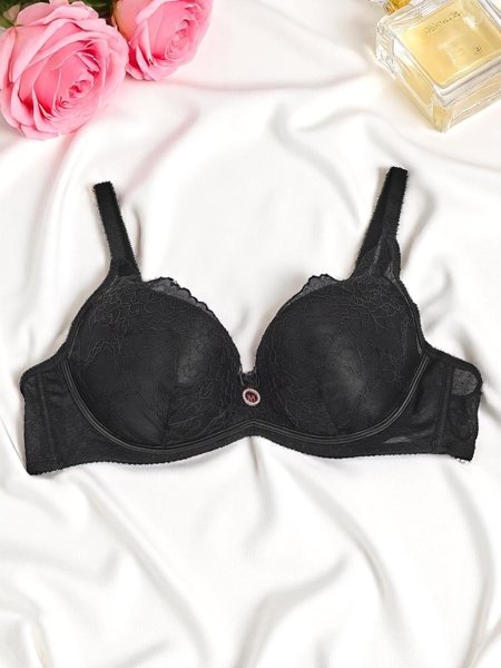 Royalfashion Női push-up melltartó csipkével Romance Push-Up