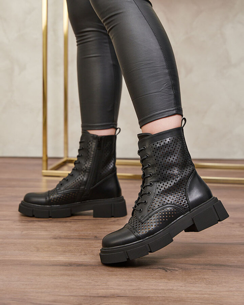 Fekete, áttört, lapos sarkú női bokacsizma Rolika - Lábbeli