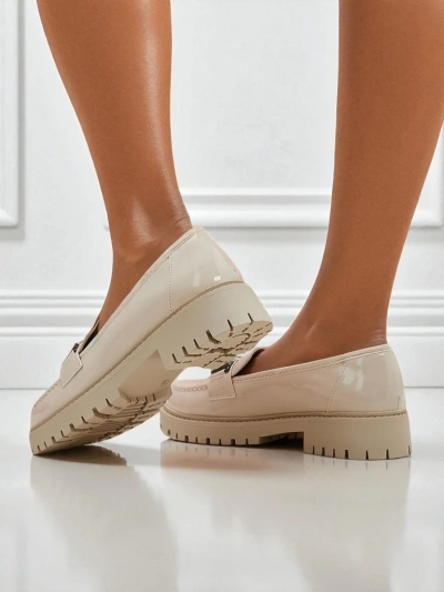 Atena bézs női loafer lapos sarokkal, ökológiai bőrből