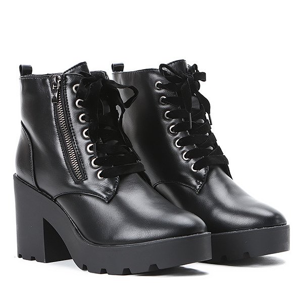 Czarne botki na grubej podeszwie Matessrae - Obuwie