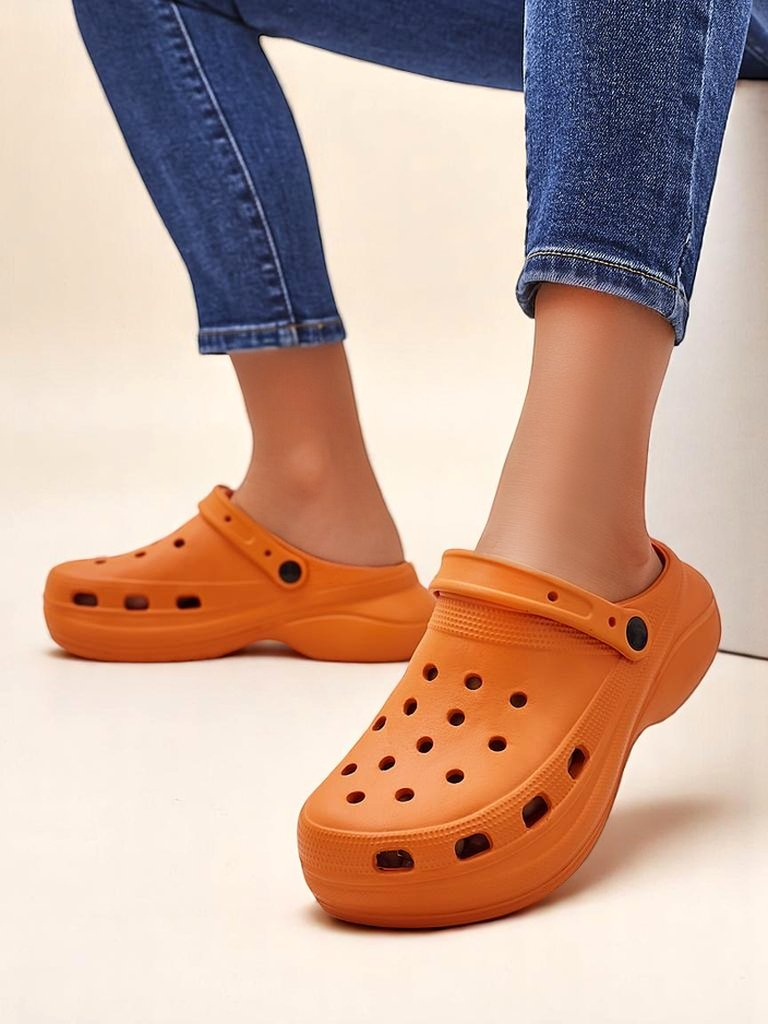 Royalfashion Női perforált gumipapucs Dellosa