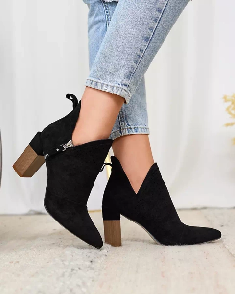 Royalfashion Fekete női magasabb tűsarkú csizma Swerros