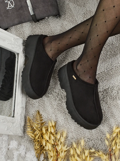 Rövid női a'la hócsizmák bundával Noelina