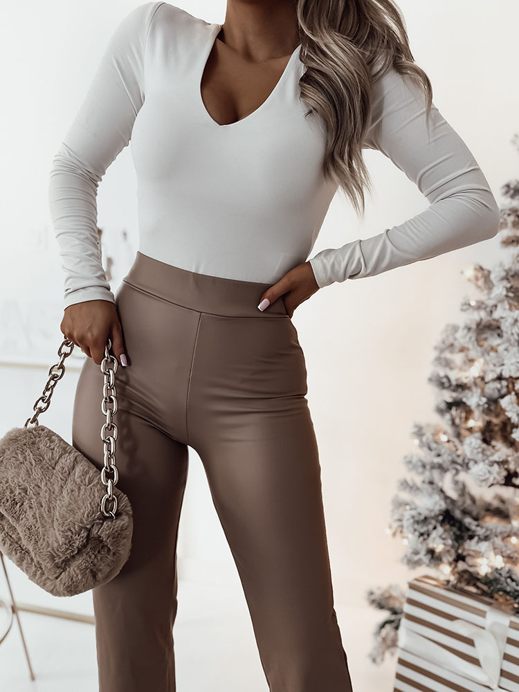 Royalfashion Női széles ökobőr nadrág fekete színben