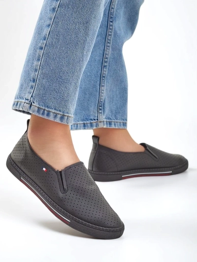 Royalfashion Női perforált slip-on cipők Vielles