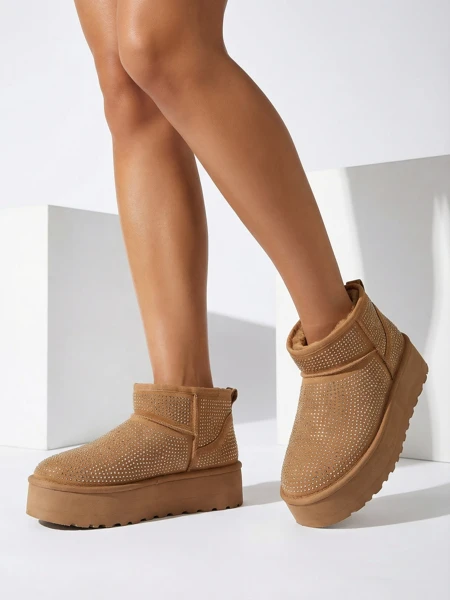 Royalfashion Bézs női hó csizmák a'la UGGs Corob