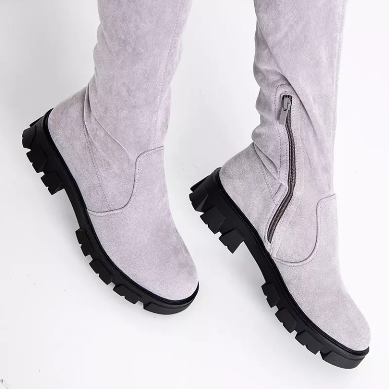 OUTLET Eco - velúr szürke csizma, lapos sarokkal a térd felett Engi- Cipő