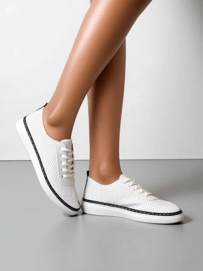 Royalfashion Női áttört tornacipő Tareb