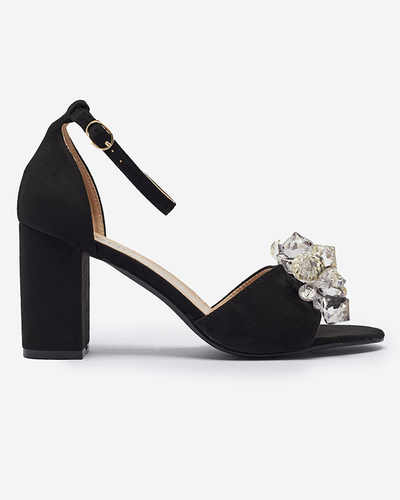 Női szandál posztón, fekete színű, dekoratív kristályokkal Berlogo- Lábbeli