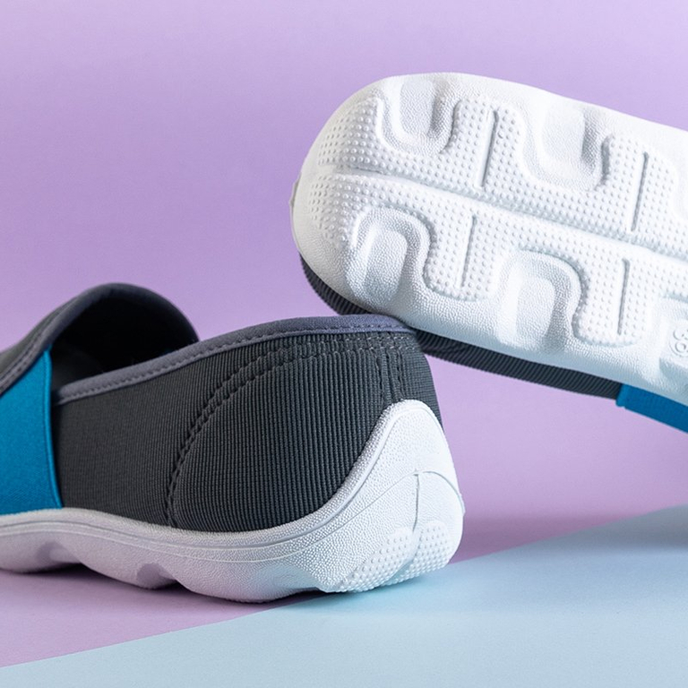 Szürke női szövetből készült cipők csúsznak a Molara - cipőre