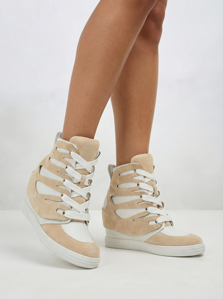 Royalfashion Női sportos csizma Pamstinsa sarokkal