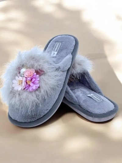 Royalfashion Női bundás papucs virágokkal Ederra