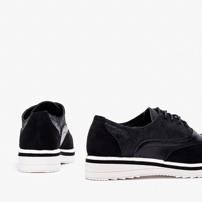 OUTLET Fekete női cipő áttört Bilotsi felsőrésszel - Lábbeli